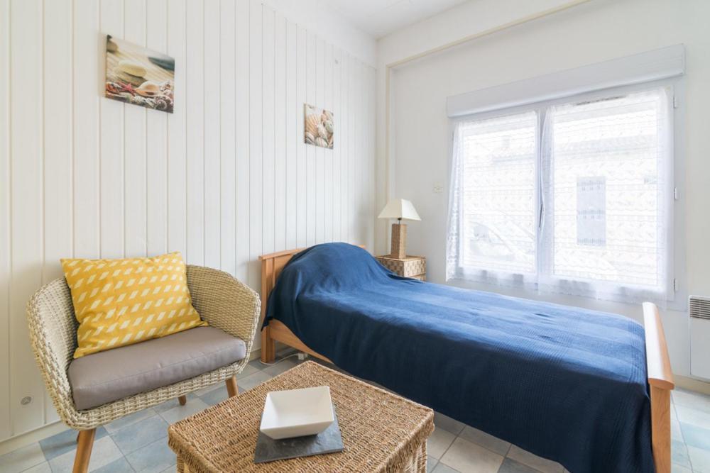 Ile De Nole Apartment Рошвор Екстериор снимка